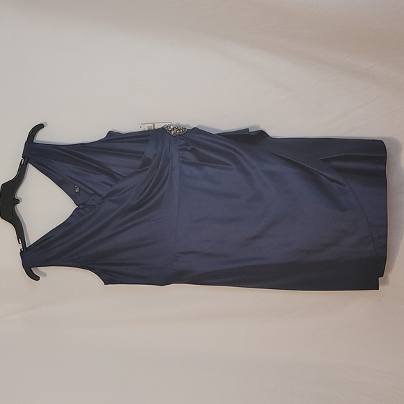 SLNY Petite Cocktail or Holiday Dress - Picture 8 of 14